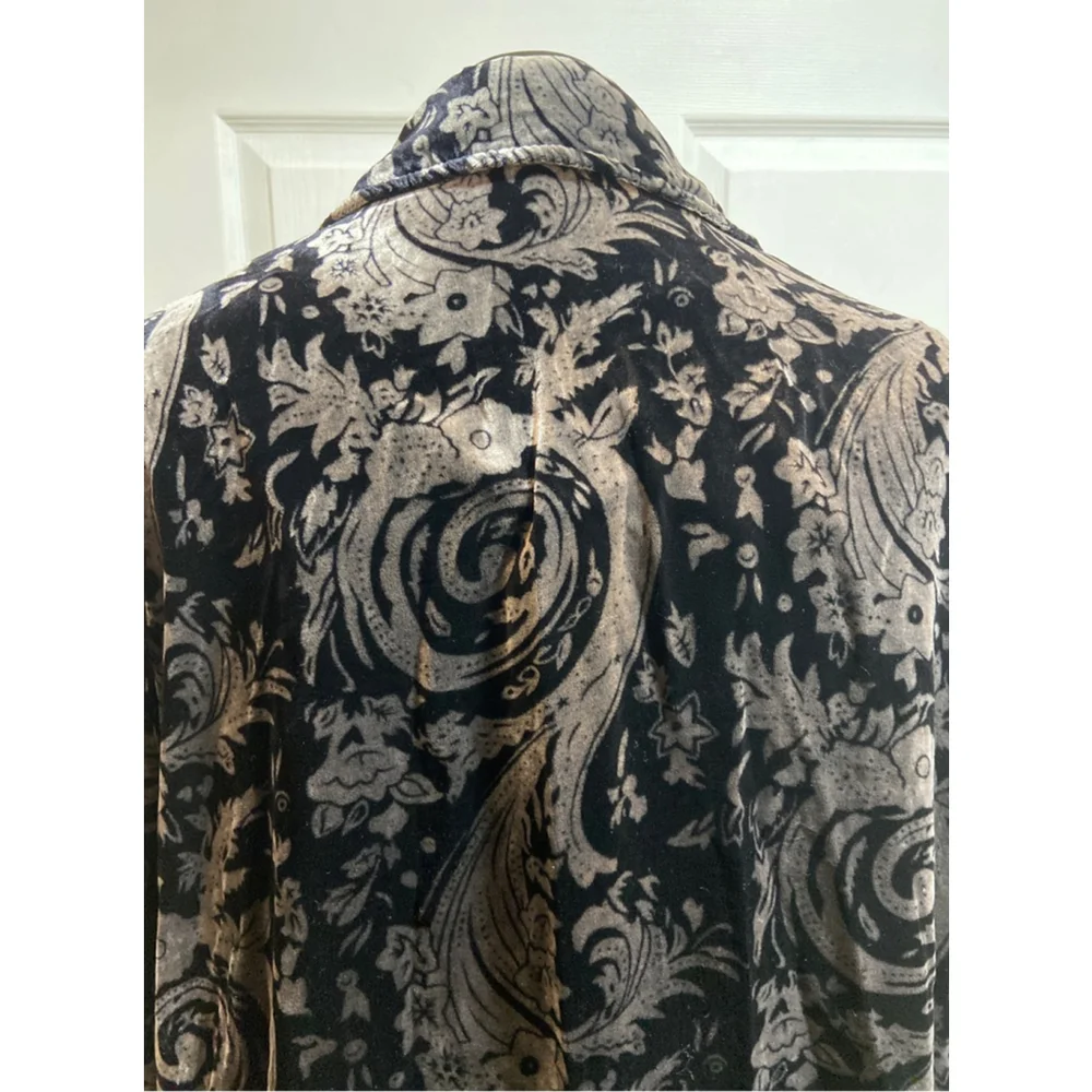 Coldwater Creek Women's Shirt Blouse XL Black Velvet Paisley Button-Down - Picture 8 of 10